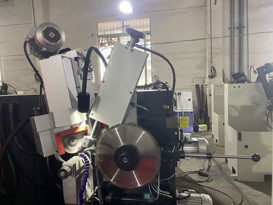Volledige CNC cirkelzaagblad voor- en achterhoek slijpmachine LDX-026A