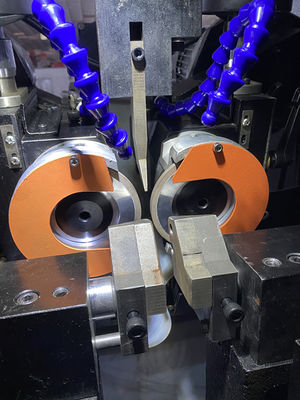 LDX-028A Grote cirkelvormige zaagblad CNC dubbel slijpkop zijhoek slijpmachine fabrikanten